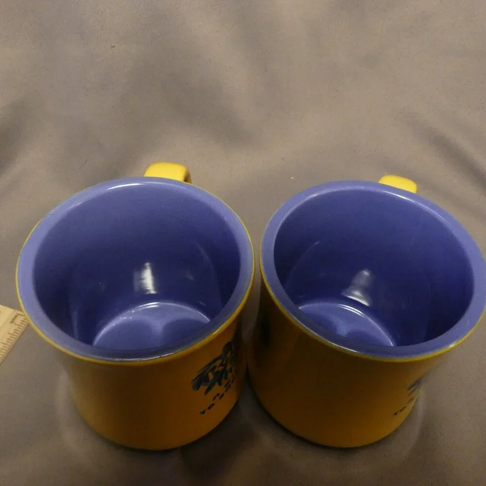 Rainforest Cafe A Wild Place to Shop and Eat Yellow and Blue 2 Coffee Mugs Heavy - Picture 10 of 12